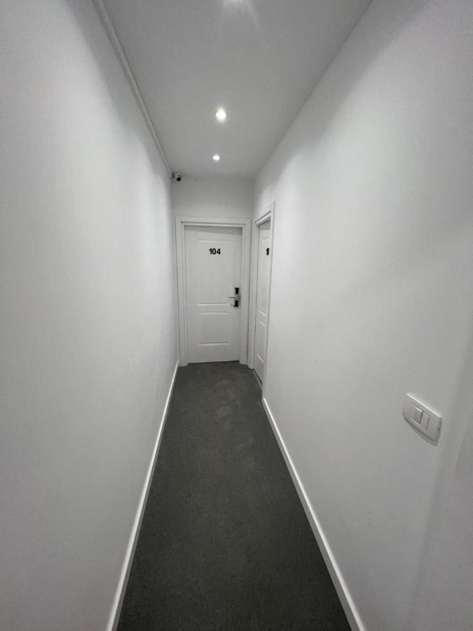 Skenderbej Rooms ティラナ エクステリア 写真